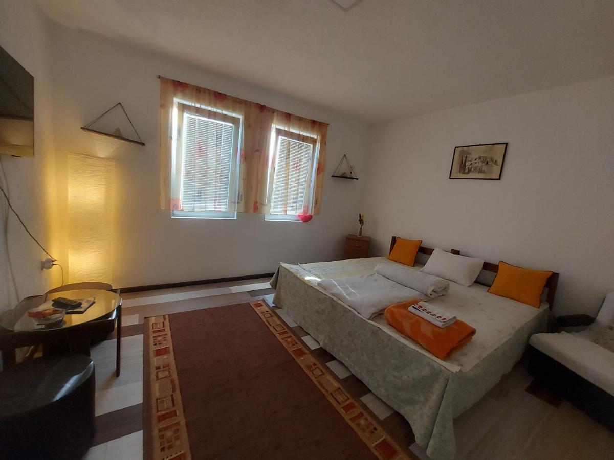 Pandora's Place 3*