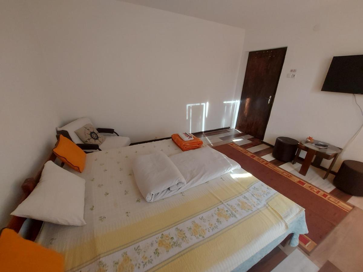 Pandora's Place 3*